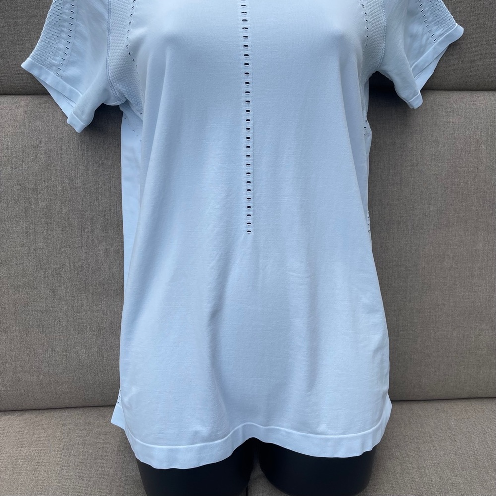 ATHLETA “Foothill” Short Sleeve Performance Top - Picture 3 of 14